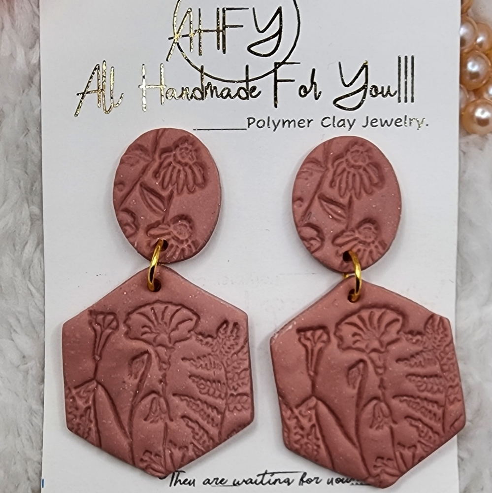 CLAY EARRING/handmade/hypoallergenic/polymer clay/lighweight.